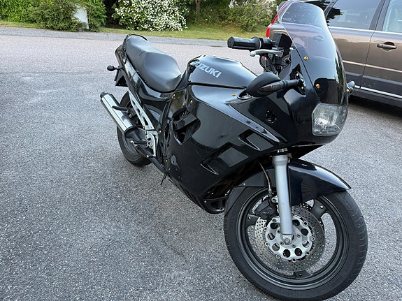Suzuki GSX750F Katana 2 of 3