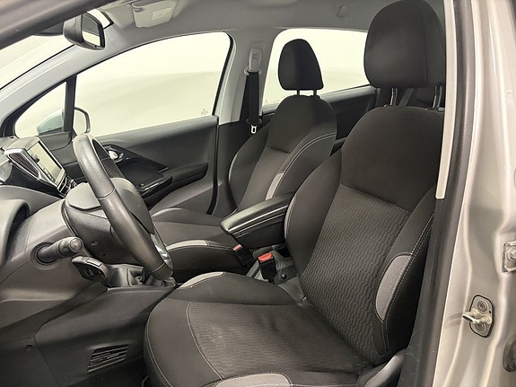 Peugeot 208 8 of 9
