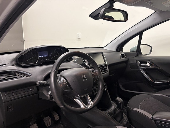 Peugeot 208 6 of 9