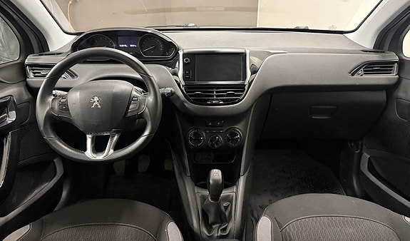 Peugeot 208 7 of 9