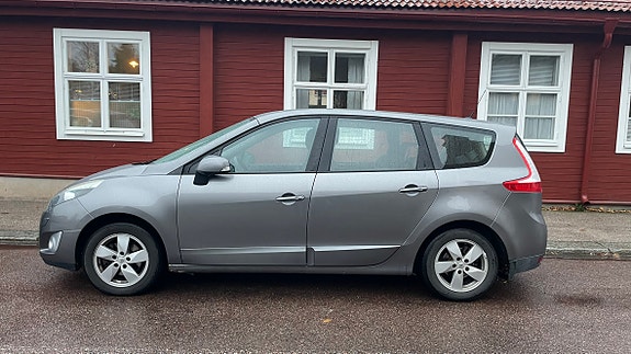 Renault Grand Scenic III 2 of 3