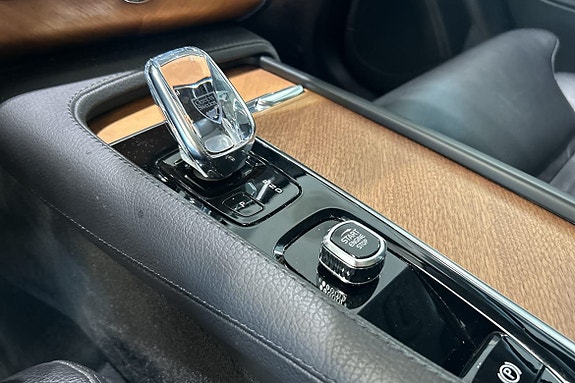 Volvo XC90 17 of 24