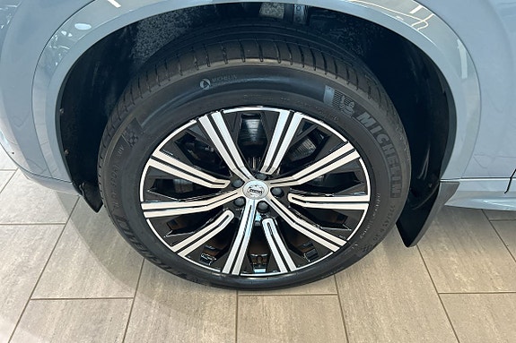 Volvo XC90 12 of 24