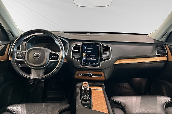 Volvo XC90 9 of 24