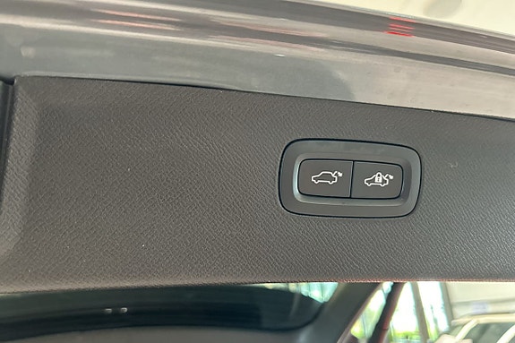 Volvo XC90 16 of 24