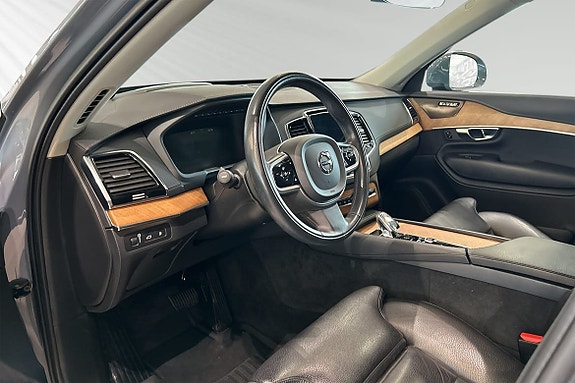 Volvo XC90 7 of 24