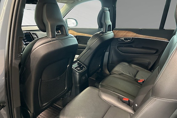Volvo XC90 8 of 24