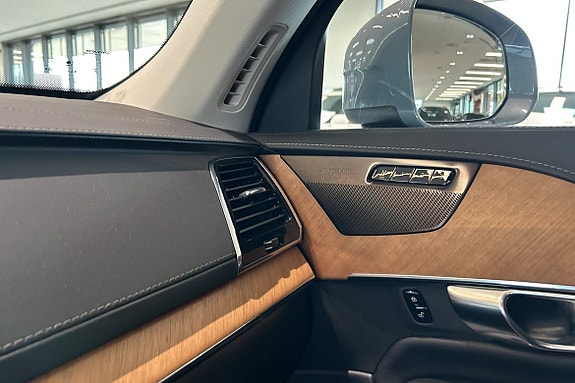 Volvo XC90 19 of 24