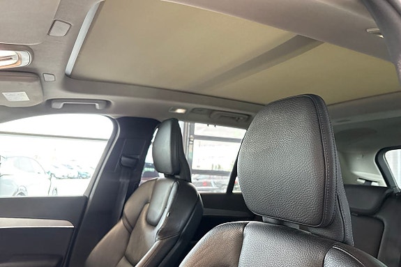 Volvo XC90 19 of 30