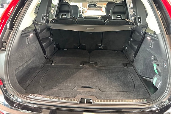 Volvo XC90 13 of 30