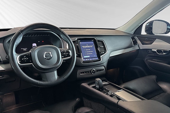 Volvo XC90 9 of 30
