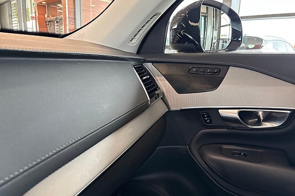 Volvo XC90 25 of 30