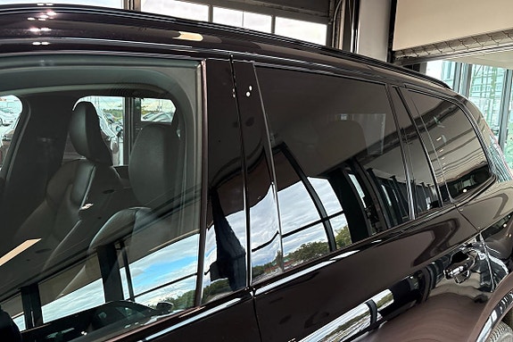 Volvo XC90 16 of 30