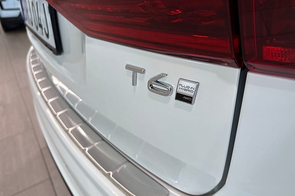 Volvo XC60 12 of 30