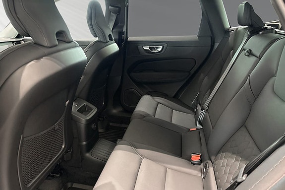 Volvo XC60 8 of 30