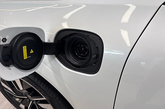 Volvo XC60 18 of 30