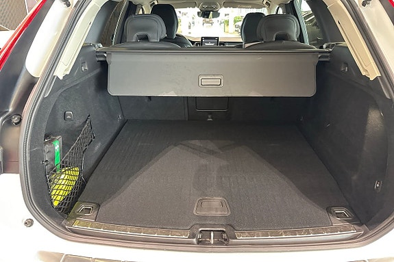 Volvo XC60 13 of 30