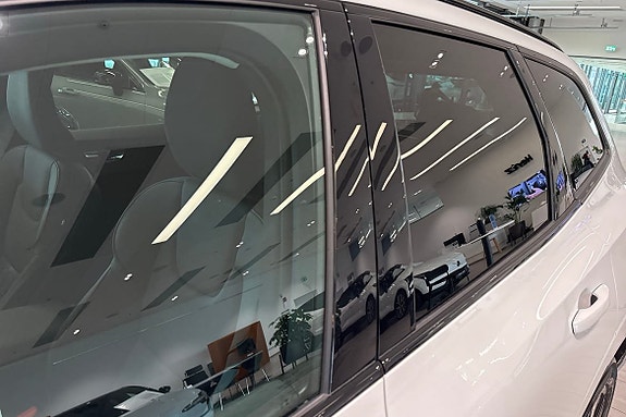 Volvo XC60 16 of 30