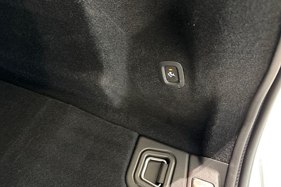 Volvo XC60 14 of 30