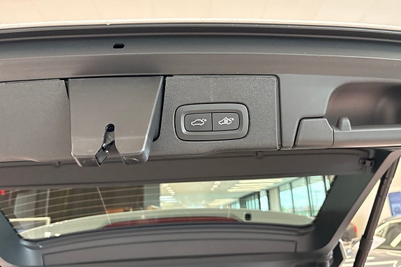 Volvo XC60 15 of 30