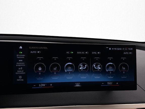 BMW iX 28 of 30