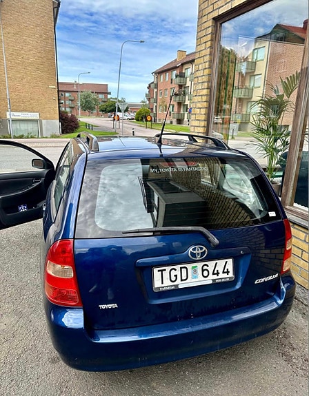 Toyota Corolla 4 of 5