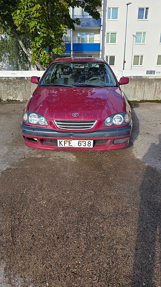 Toyota Avensis 3 of 4