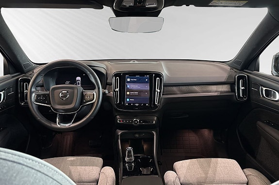 Volvo EX40 9 of 22