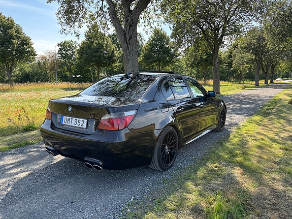 BMW 545i 3 of 6