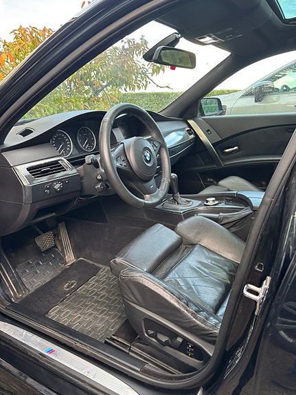 BMW 545i 5 of 6