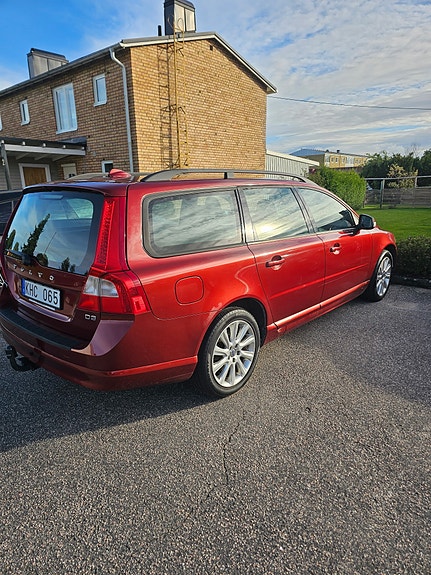 Volvo V70 3 of 6
