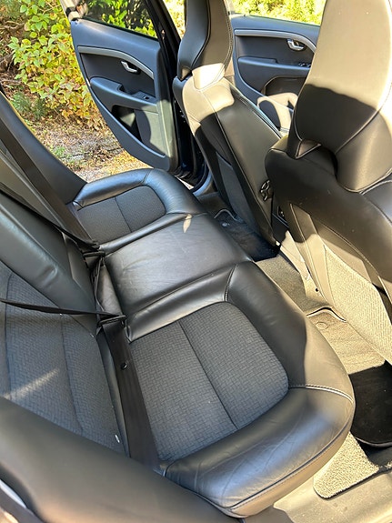 Volvo V70 3 of 3