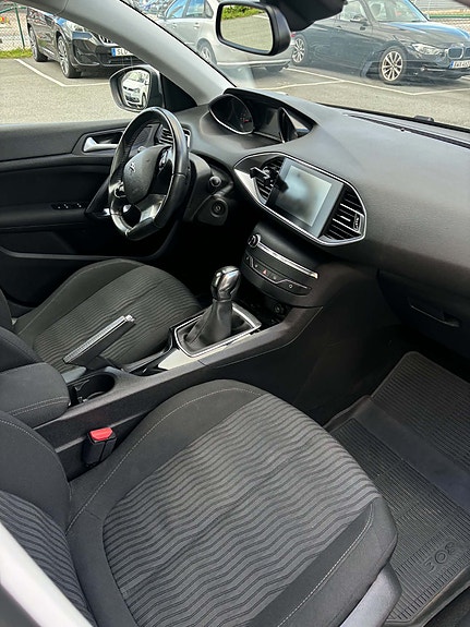 Peugeot 308 7 of 11
