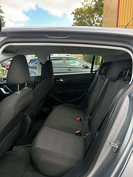Peugeot 308 5 of 11