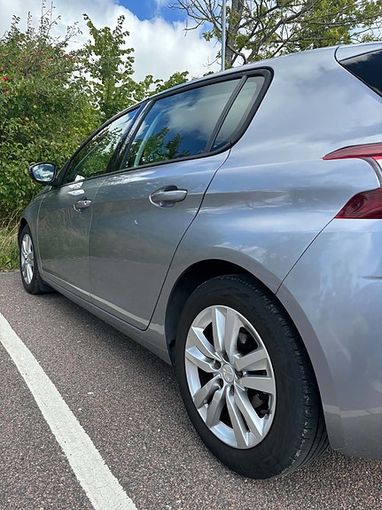 Peugeot 308 9 of 11