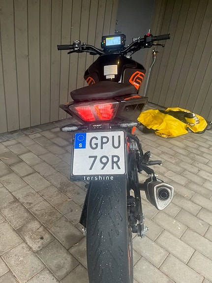KTM 125 Duke 2 of 5