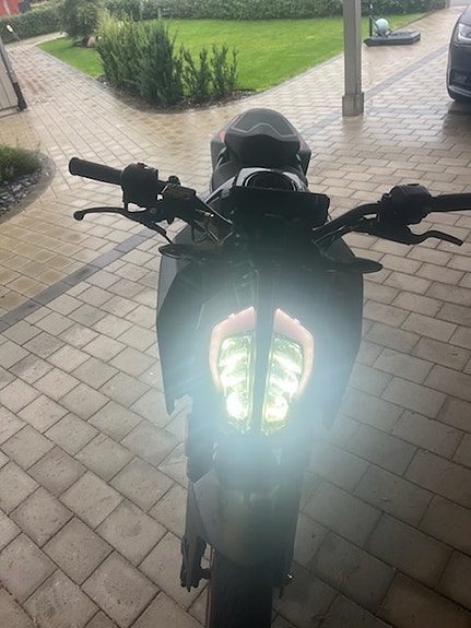 KTM 125 Duke 3 of 5