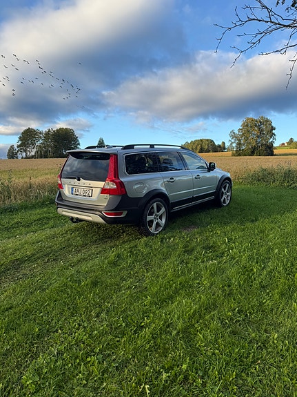 Volvo XC70 8 of 10