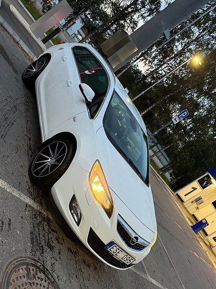 Opel Astra 2 of 9