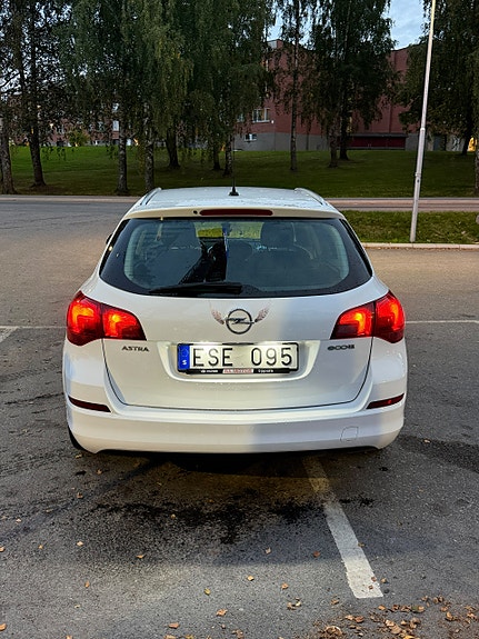 Opel Astra 4 of 9