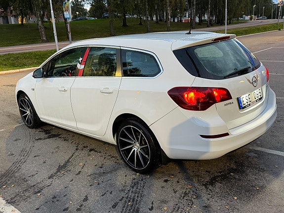 Opel Astra 6 of 9