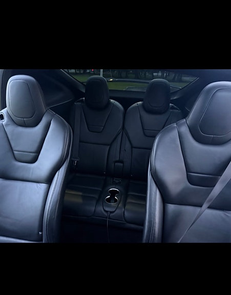 Tesla Model X 5 of 8