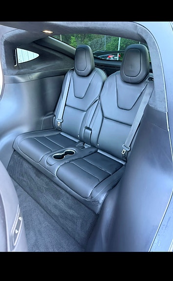 Tesla Model X 6 of 8