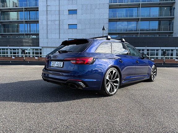 Audi RS4 18 of 18