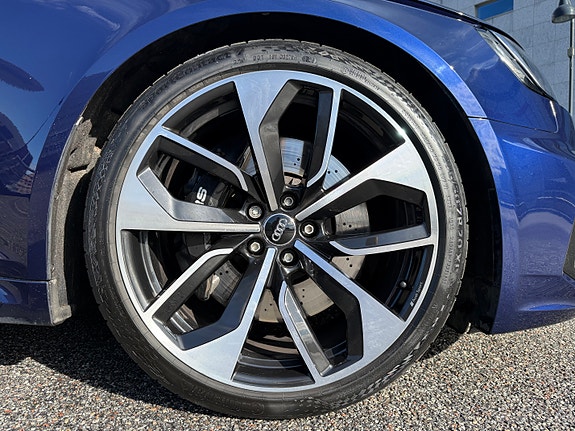 Audi RS4 15 of 18