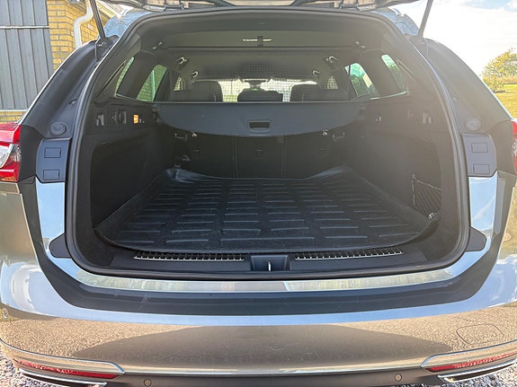 Opel Insignia 2 of 8