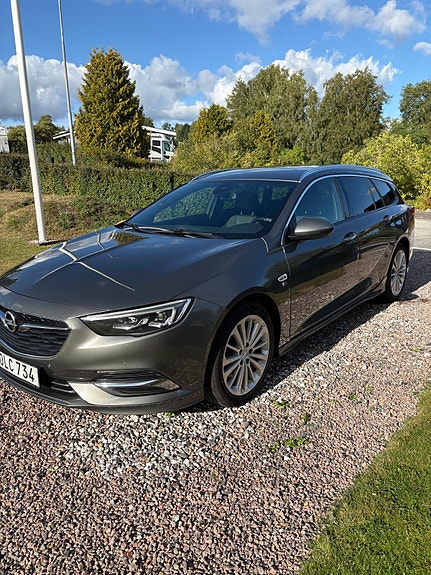 Opel Insignia 4 of 8