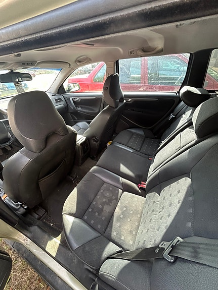 Volvo V70 5 of 5