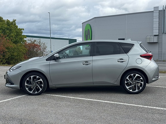 Toyota Auris 4 of 15