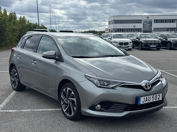 Toyota Auris 3 of 15